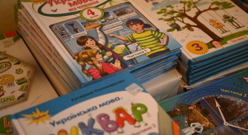 Kárpátalja több mint 5600 könyvet küldött külföldre az ukrán gyerekeknek