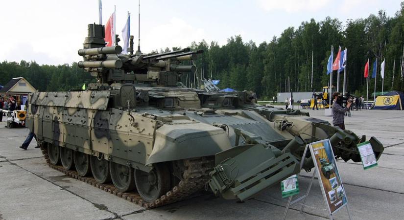 Bevetették az oroszok a félelmetes BMPT Terminátorokat, videón a pusztítás (videó)
