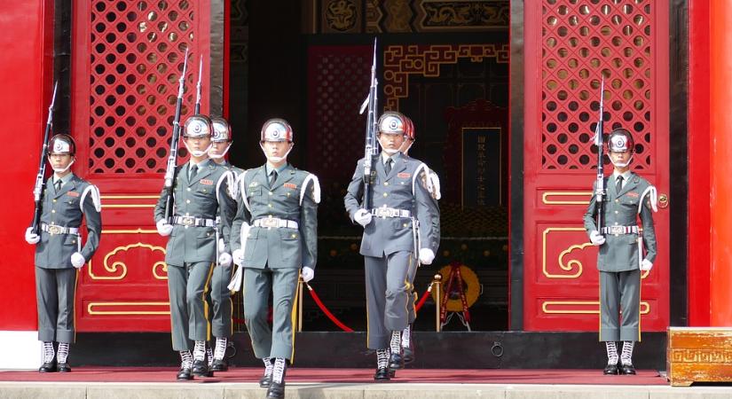 Nyakunkon a tajvani háború – óriási port kavart a tábornok kijelentése