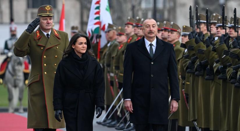 Novák Katalin a Sándor-palotában fogadta az azeri elnököt  galéria