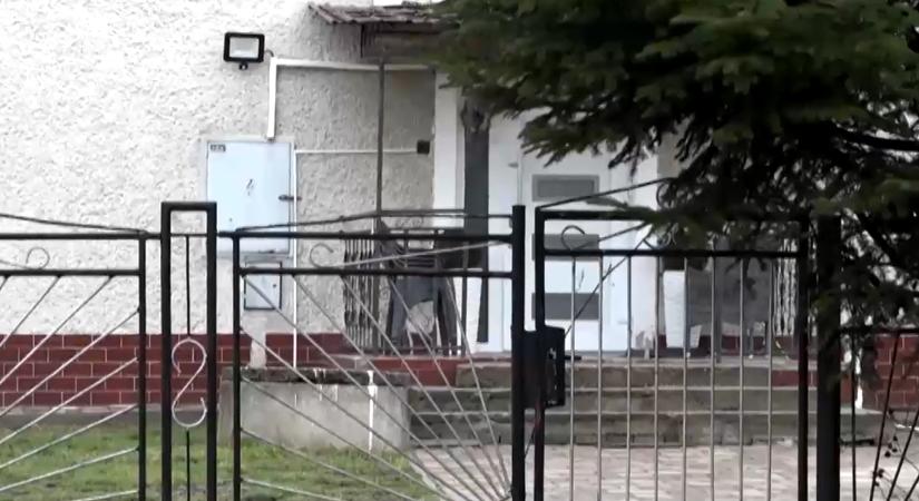 Maszkos férfiak törtek be egy családi házba – fegyvert fogtak az otthon tartózkodó testvérpárra