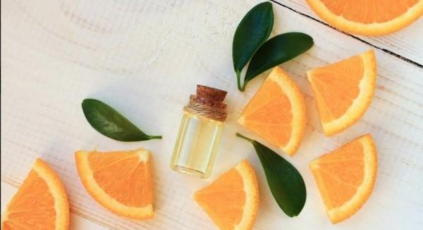 Narancsillattal hódít az új natúrkozmetikum termékcsalád