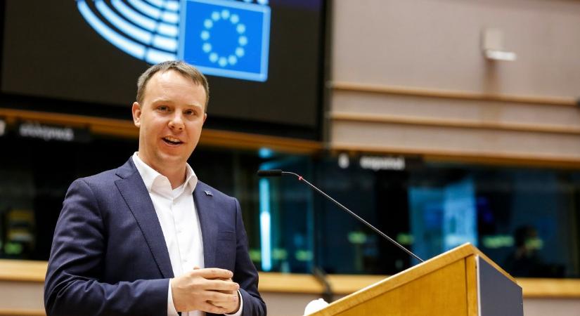 Daniel Freund: Egyedül Orbán áll Magyarország és az uniós források közé