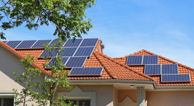 Szintet lép a napelemes dilemma: a paksi áram kétszeresét termelhetnék meg a háztartások
