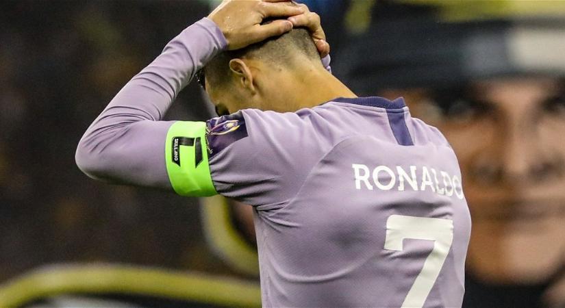 Ronaldo akkora pofont kapott, hogy az álomfizetésével kellett borogatnia