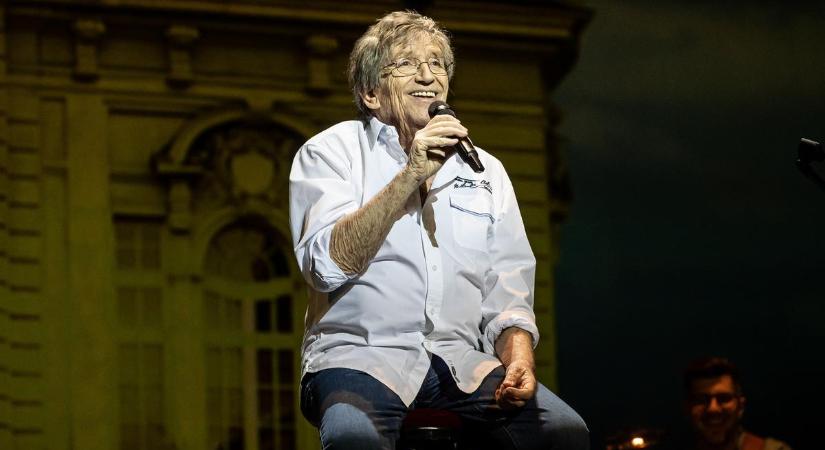 75 éves lett Kern András: így ünnepelték a születésnapját a Vígszínházban – fotók