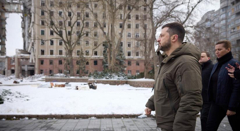 Zelenszkij hétfőn Mikolajiv megyébe látogatott, ahol helyzetértékelő megbeszélést tartott