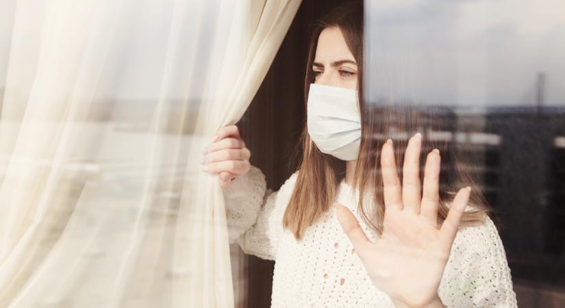 Franciaországban februártól nem kell karanténba vonulni a fertőzötteknek