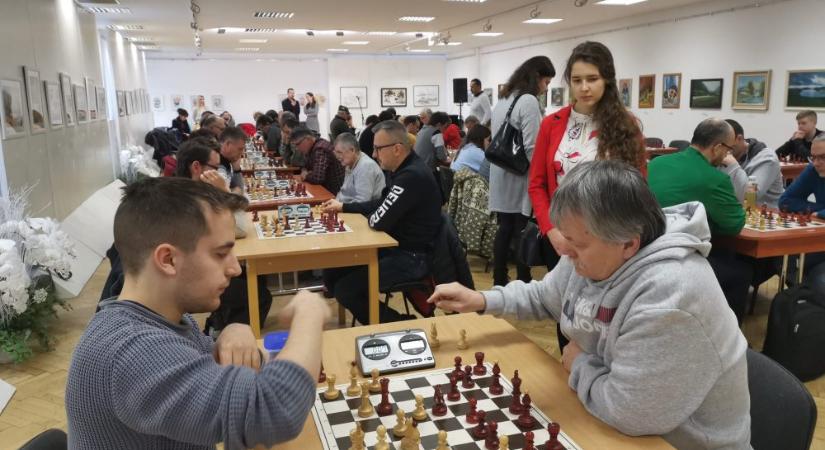 Egresi Máté nyerte a 40. Koloszár József Egyéni Sakkversenyt