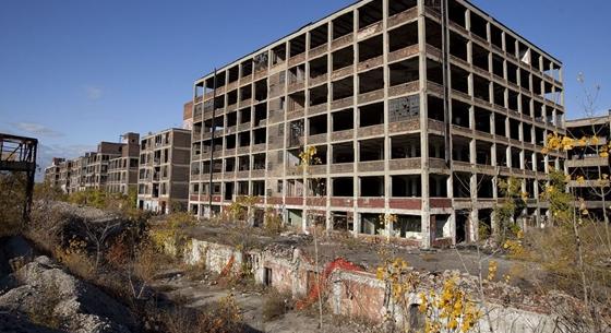 Lebontják a világ legnagyobb elhagyott autógyárát Detroitban