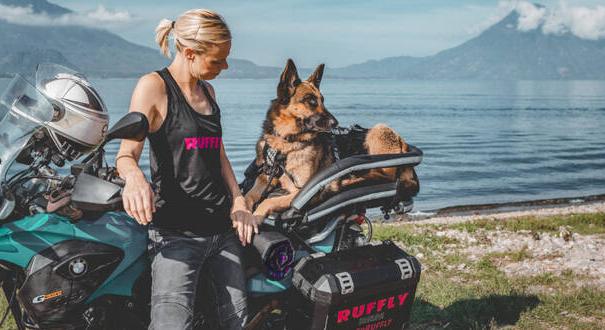 Jess Stone és Maxie története: motorral és egy németjuhásszal a Föld körül