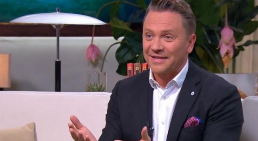 Gönczi Gábor a címlapon gyönyörű feleségével és ritkán látott két gyermekével: A műsorvezető őszintén beszélt családjáról