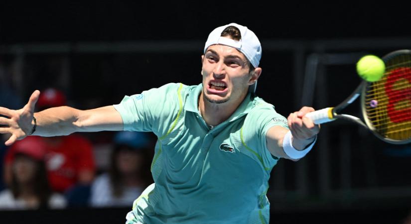 Az Australian Openen remeklő sztárt neveztek a franciák a magyarok elleni Davis-kupa csatára