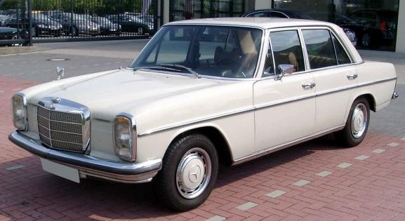 Oldtimer, párnacihában tartott milliók és „törvény szerinti” fizetések – átnéztük a budapesti polgármesterek vagyonnyilatkozatait