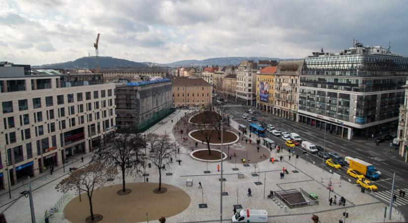 Nem lesz ingyenes a közvécé a Blaha Lujza téren