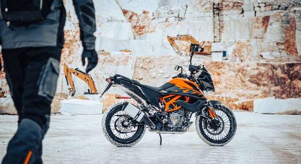 Kétféle kivitelben érkezik az új KTM 390 Adventure
