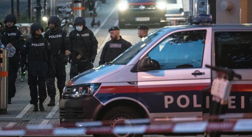 Bécsi terror: életfogytiglant és húsz évet kapott a terrortámadás négy bűnrészese