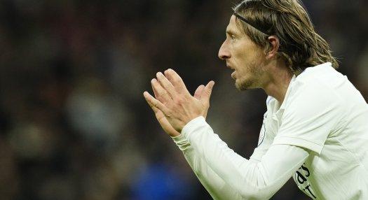 Spanyol sajtóhírek szerint Modric eltökélt a jövőjét illetően