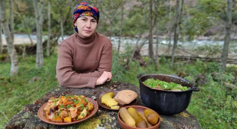 Receptre írnánk fel a videókat, amin ukrán hegyi asszonyok békében és csendben főznek
