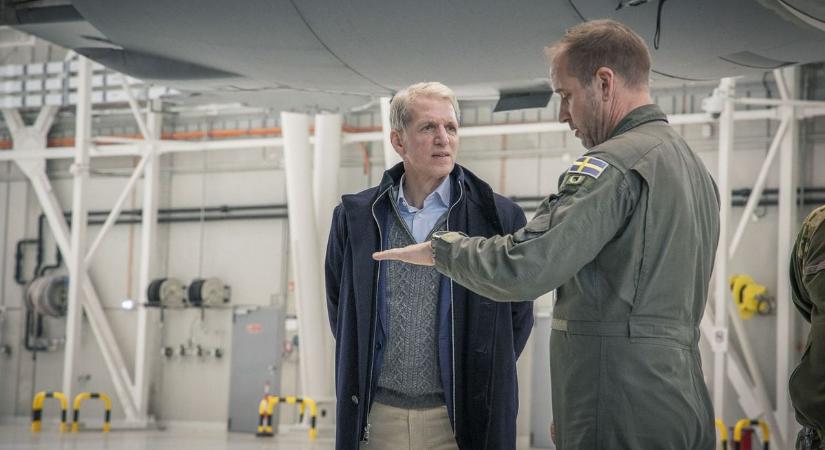 Az USA légierejének főjogásza látogatott a Pápai Bázisrepülőtérre