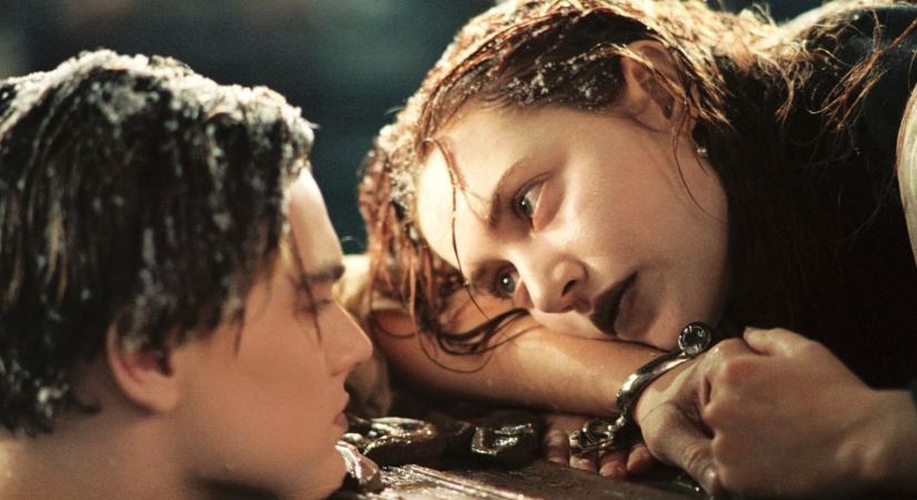 VIDEÓ: James Cameron letesztelte és elismerte, hogy DiCaprio hőse túlélhette volna a Titanicot