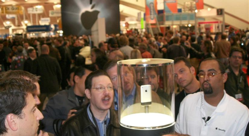 Bontatlan első generációs iPhone találhat gazdára egy aukción 17,6 millió forintért