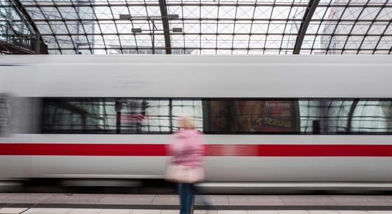 Jön az olcsó bérlet a németeknél, 49 euróért utazhatnak