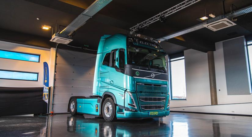 Forgalomba állt Magyarország első tisztán elektromos Volvo nyergesvontatója