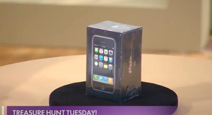 Bődületes pénzért lehet licitálni egy bontatlan dobozos első iPhone-ra