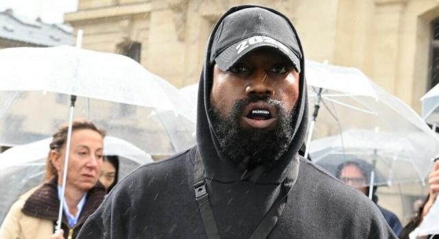 Az antiszemitának bélyegzett Kanye West a BDSM-macis botrányba keveredett Balenciagaban vásárolgatott