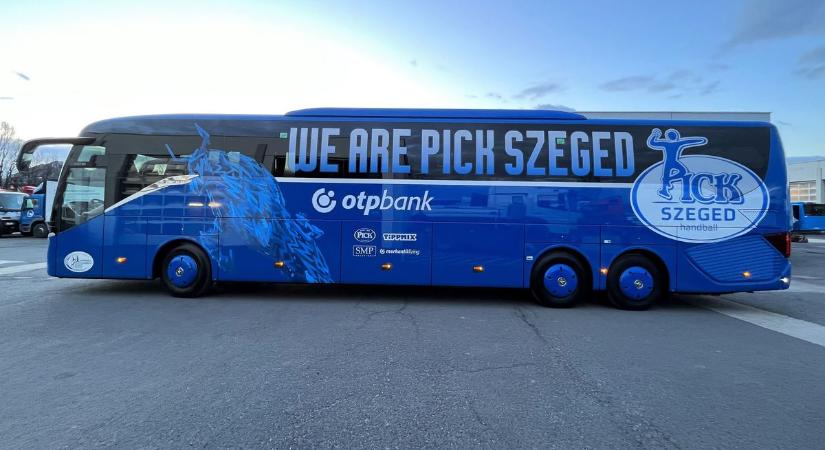 Új csapatbusz szállítja az OTP Bank-Pick Szeged kézilabdázóit