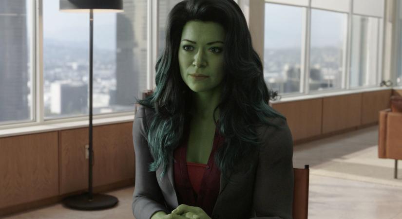 A horror, A HORROR! A She-Hulk sztárja egy olyan városról forgat rémfilmet, ahol illegális a wifi