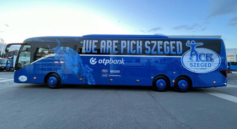 Új busszal utazik az OTP Bank-Pick Szeged csapata