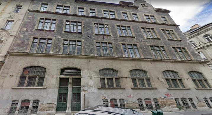 Kiemelt jelentőségű üggyé nyilvánítaná a kormány egy török magániskola felújítását