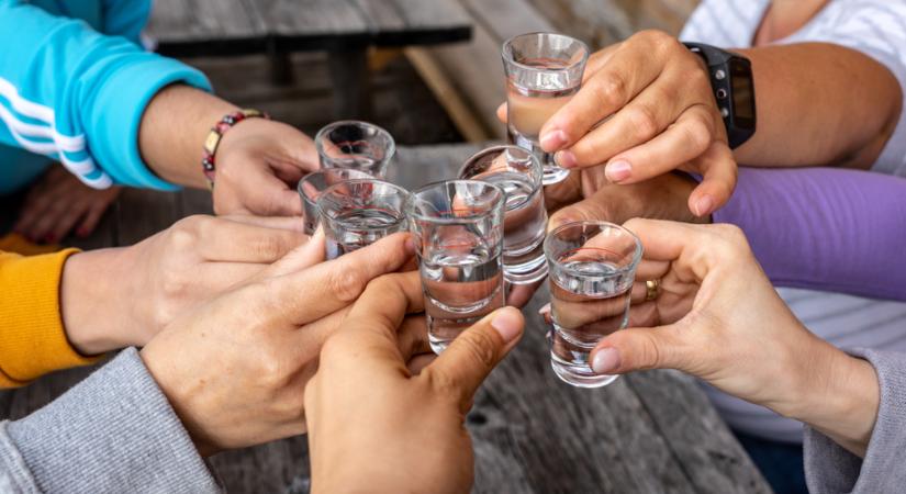 Mennyi alkoholt lehet inni? Az orvos elmondja, hol a határ