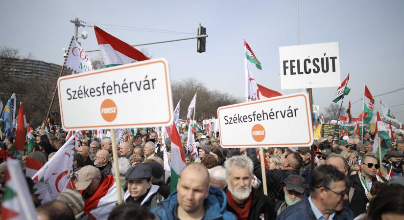 Az idősek körében a tarol a Fidesz és a DK