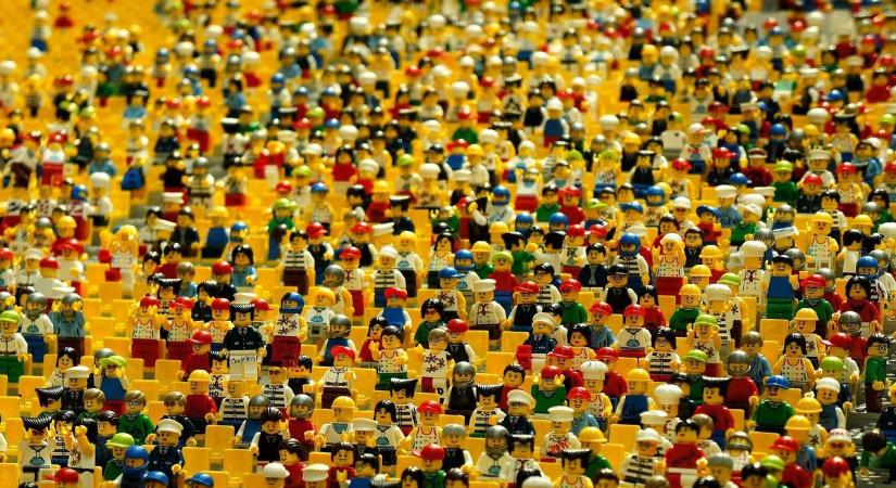 A Lego lenyelése, mint kutatási téma: játékfigurák fejét ették meg a gyerekorvosok