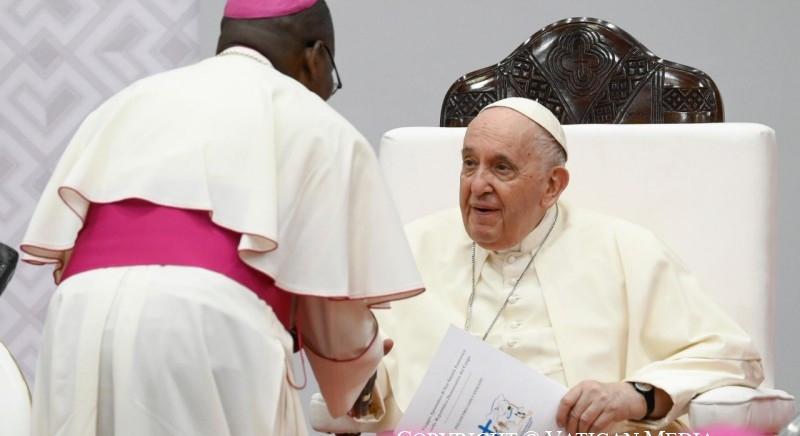 Ferenc pápa ökumenikus zarándoklatra érkezett Dél-Szudánba