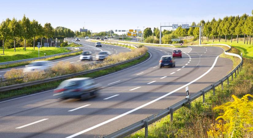 A villanyautók miatt nem kell sebességkorlátozás az Autobahnra
