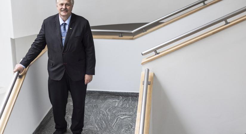 Eldőlt: Veres Pál újraindul a miskolci polgármesteri posztért