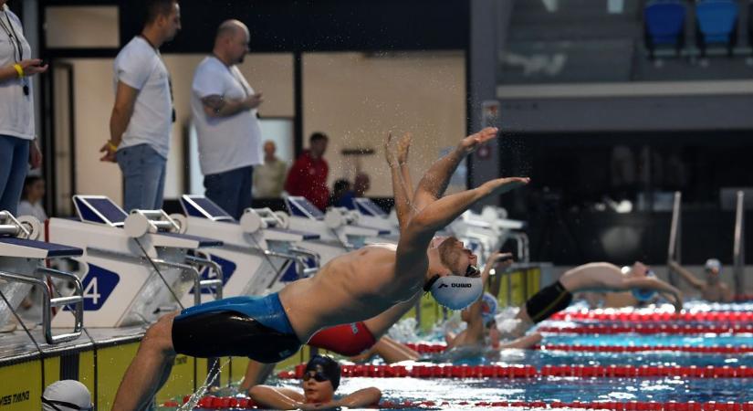 Fotókon mutatjuk a IV. Kaposvár Kupa felkészülési úszóversenyt