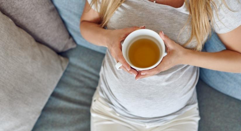 Ételek és italok, amik segíthetnek leküzdeni a terhességi rosszullétet