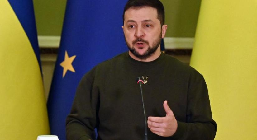 Zelenszkij: Súlyosbodik a helyzet a fronton