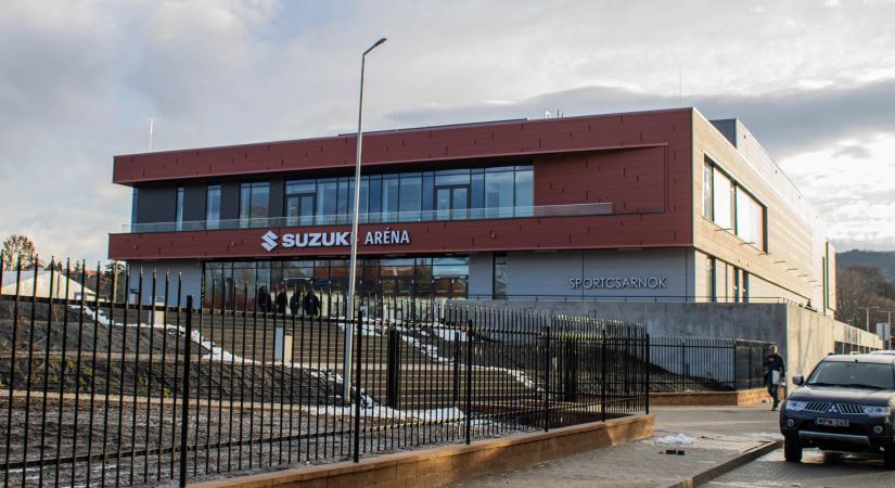 Átadták a Suzuki Arénát Esztergomban