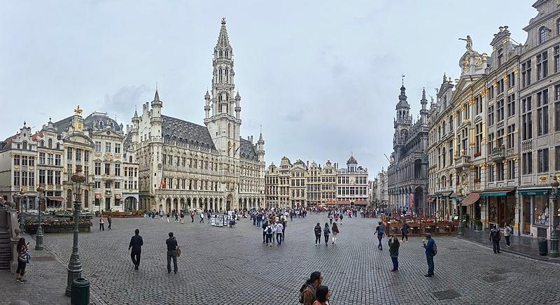 A brüsszeli városházát 51 évig építették, a tornya 96 méter magas