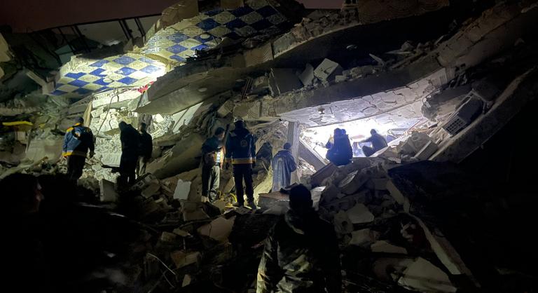 Hatalmas földrengés rázta meg Törökországot, több mint százan meghaltak