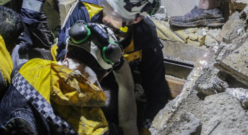 Eddig legalább 138 halálos áldozata van a törökországi és szíraiai földrengéssorozatnak