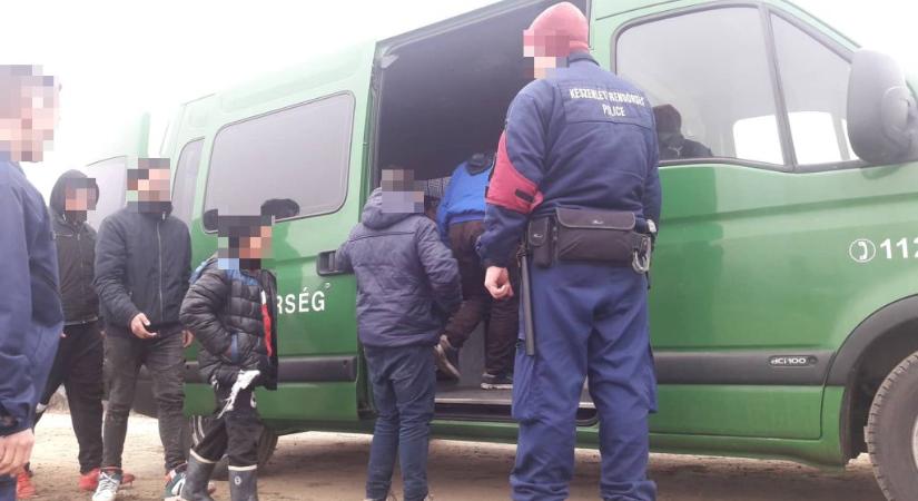Mintegy kétszáz migránst kapcsoltak le a rendőrök vármegyénkben
