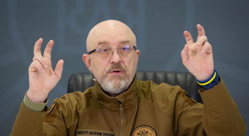 Az ukrán elnök kirúgta a védelmi miniszterét