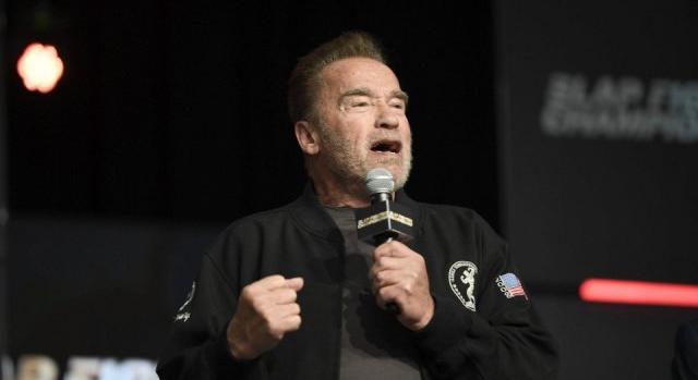 Balesete volt Arnold Schwarzeneggernek, elütött egy biciklist